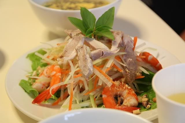 papaya salad with prawn and pork
