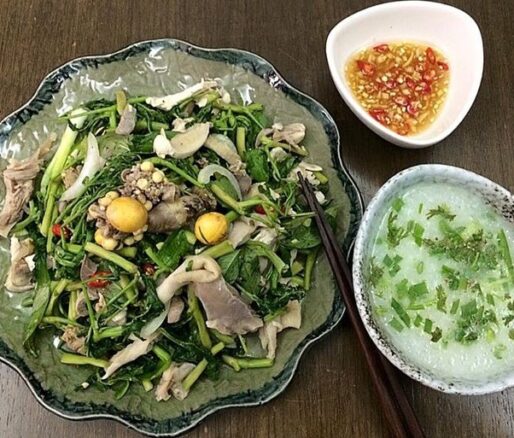Vietnamese chicken salad with water mimosa