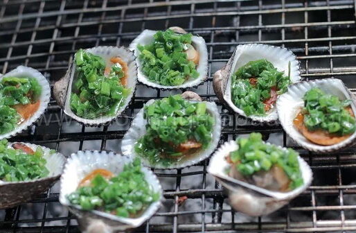 grilled hairy ark clams